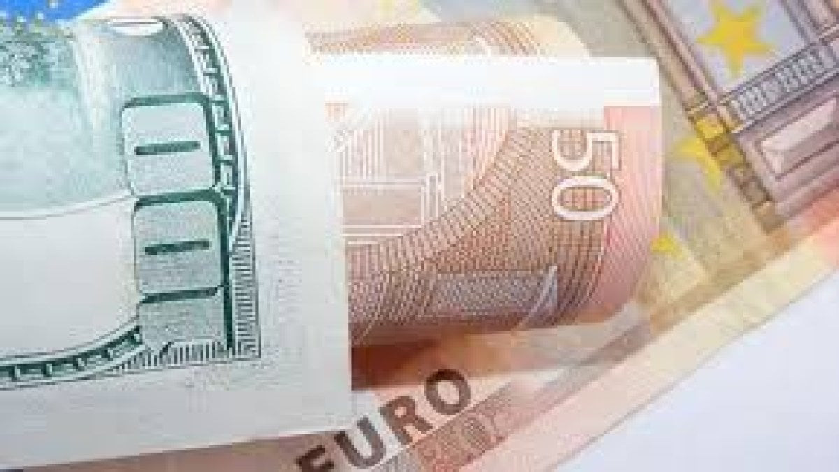 dolar ve euro ne durumda piyasalarda gun ortasi 26 eylul 2025 5AjipJRx