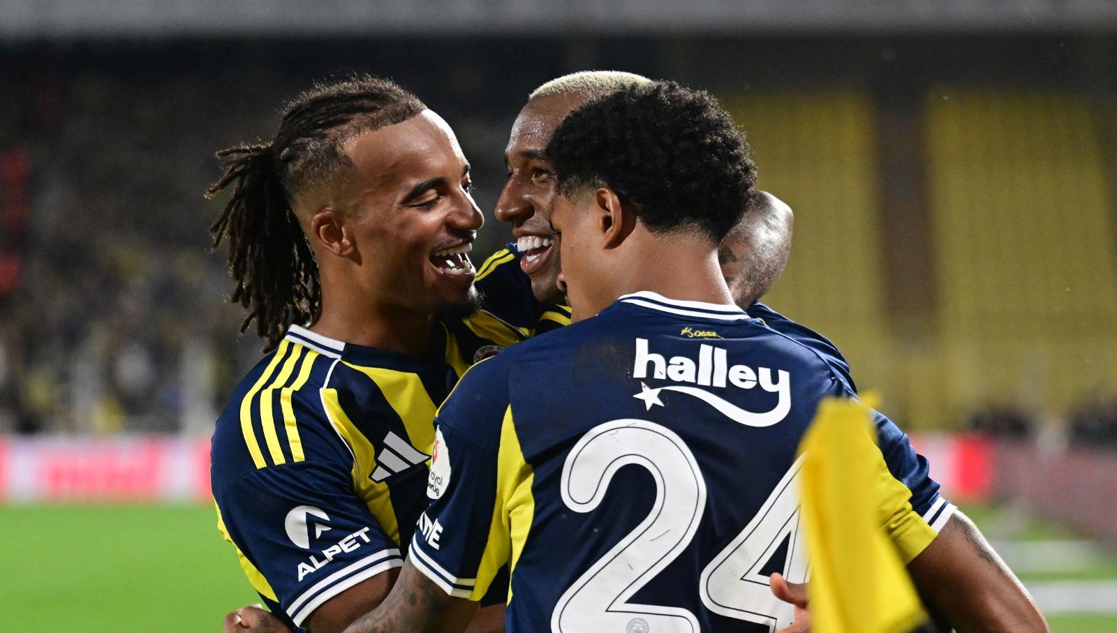 fenerbahce super ligde nefes aldi antalyaspor engelini asti ZGHTFGpG
