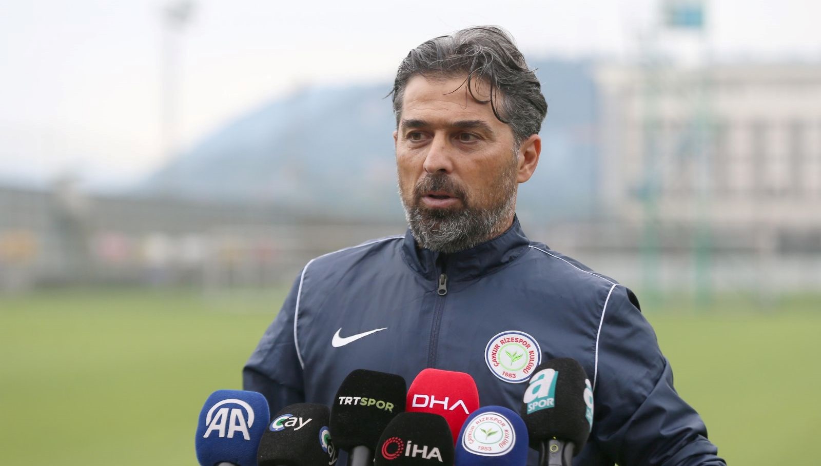 ilhan palut ogrencisine cikisti kendisine cekiduzen vermeli QzqPL96B