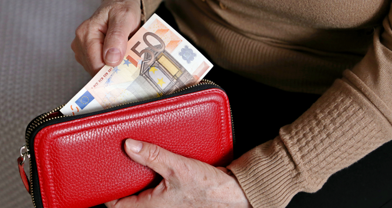 alman hukumetinden calisan emeklilere vergi muafiyeti RB5D8KZQ.jpg