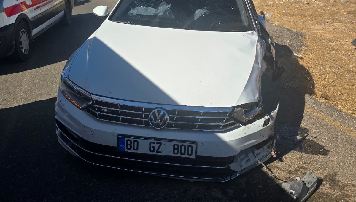 sirnakta kamyonet ve otomobilin carpistigi kazada 8 kisi yaralandi Mhn3ccmK