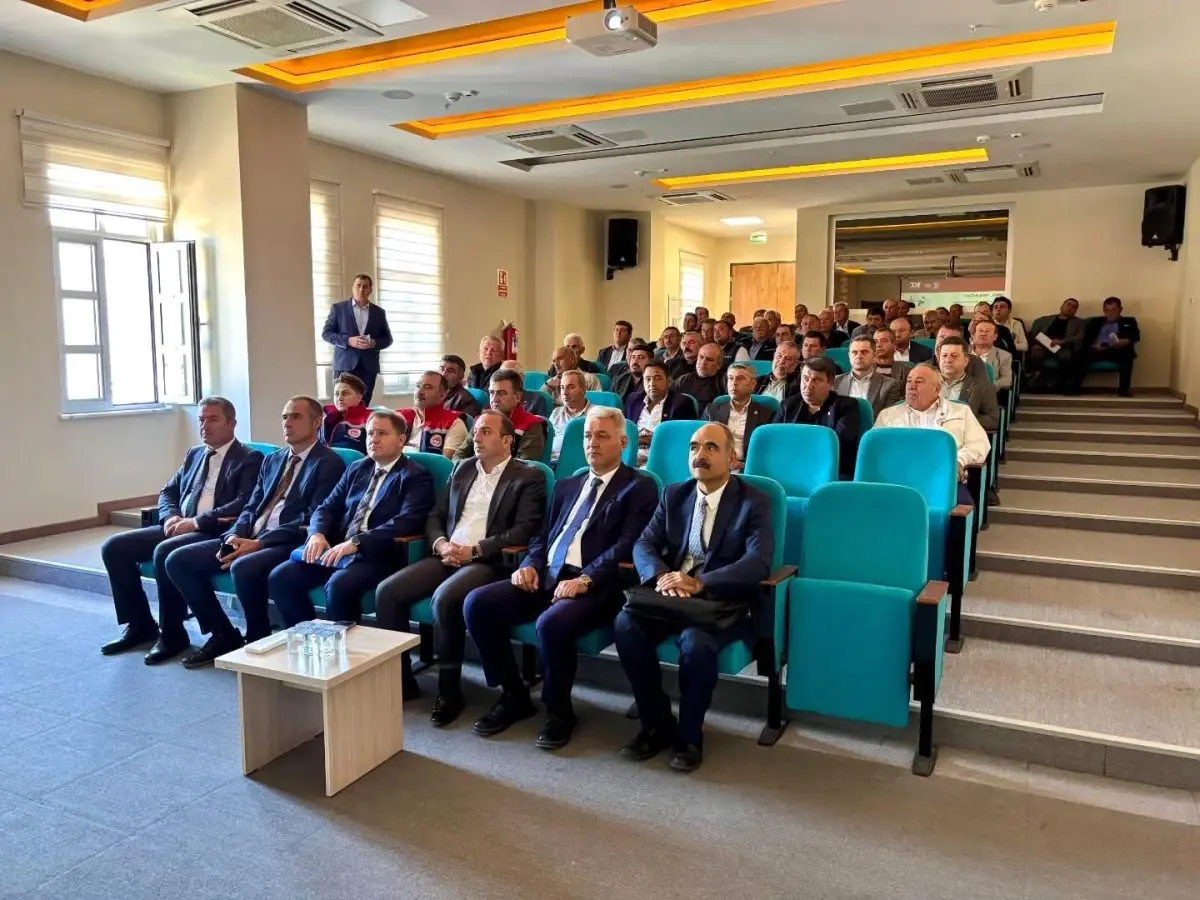 tarim sayimi icin bilgilendirme toplantisi duzenlendi R8jqnLsy.jpg