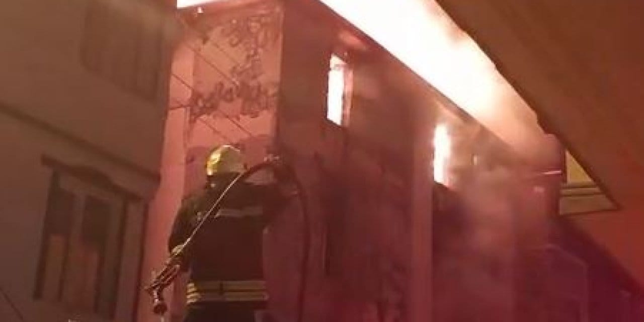 gaziantepte bina yangini kullanilamaz hale geldi GOkLQqMi.jpg