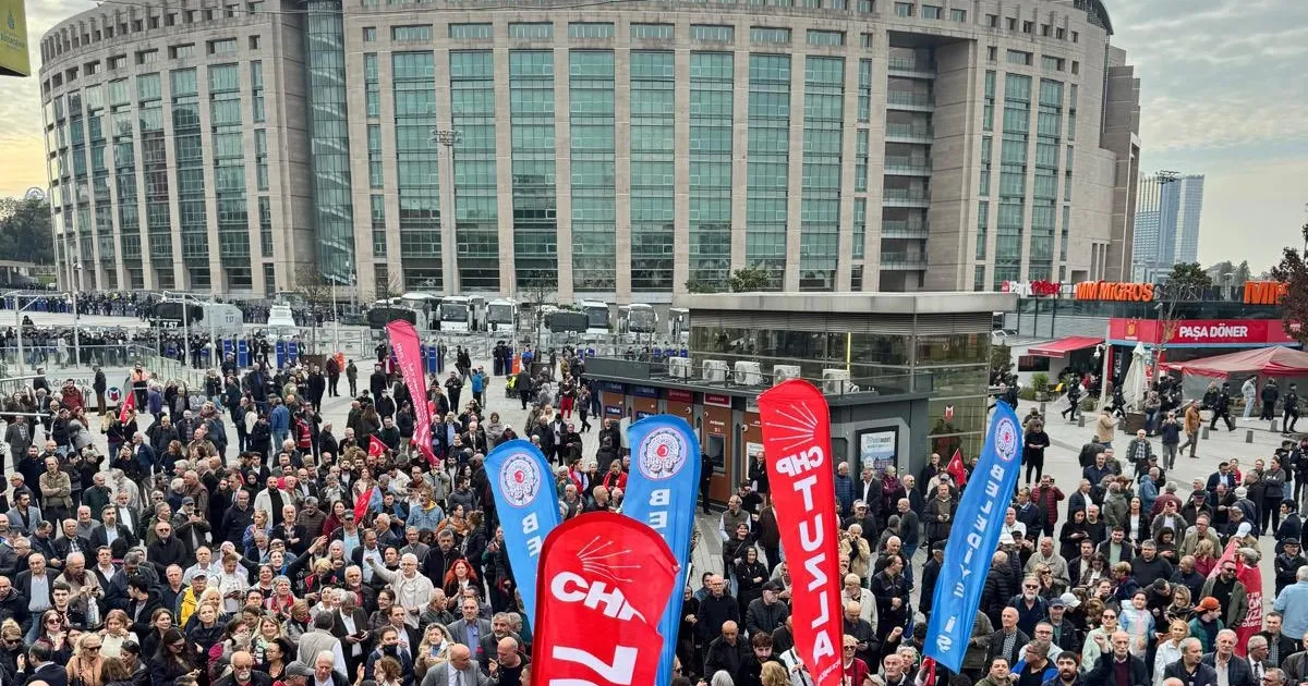 imamoglunun babasi ve ogluna yurtdisina cikis yasagi EREbBHNg.webp