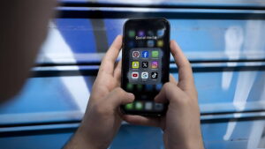 5-soruda-yeni-duzenleme-15-yas-altina-sosyal-yasagi-hakkinda-merak-edilenler-KkW53JsY