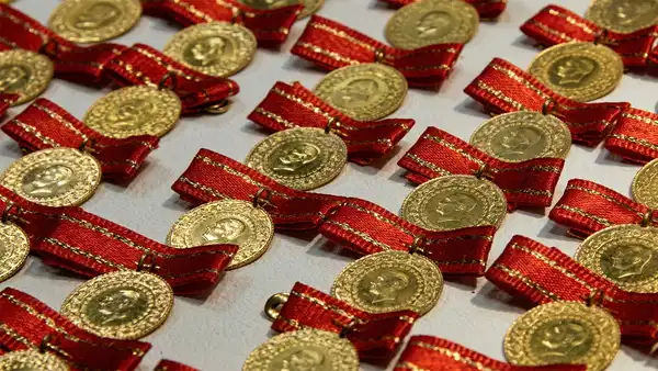 Altın Fiyatları Dalgalanıyor: Güncel Gram, Çeyrek ve Cumhuriyet Altını Değerleri 29 Nisan 2026