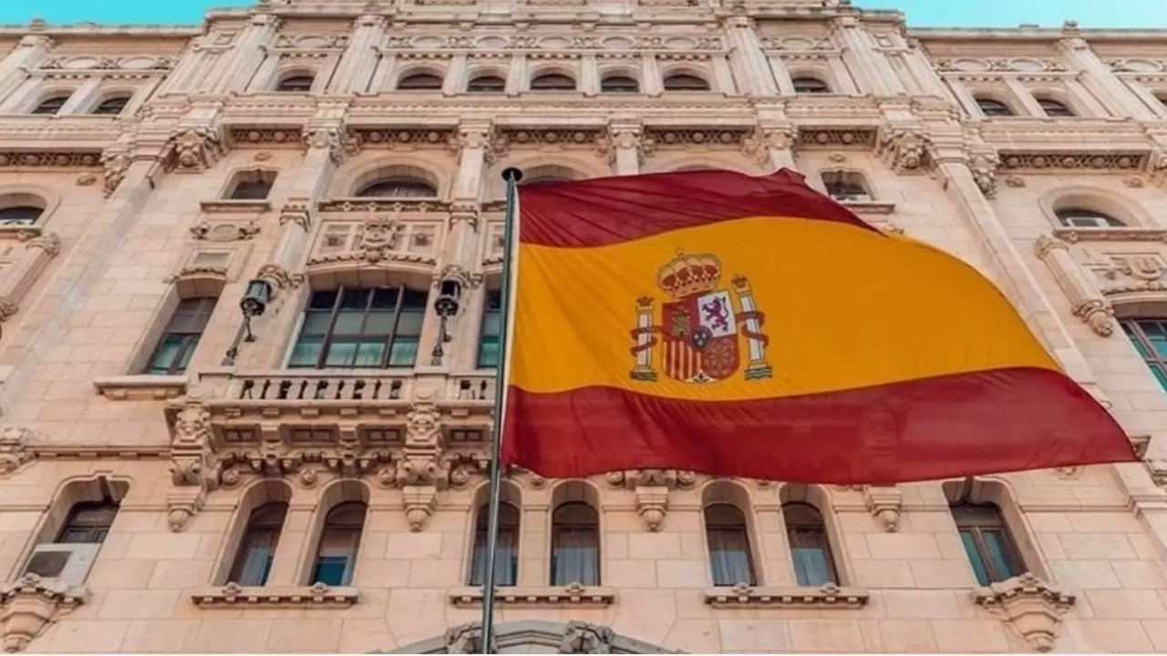 İspanya, Tahran Büyükelçiliğini Yeniden Faaliyete Geçirdi