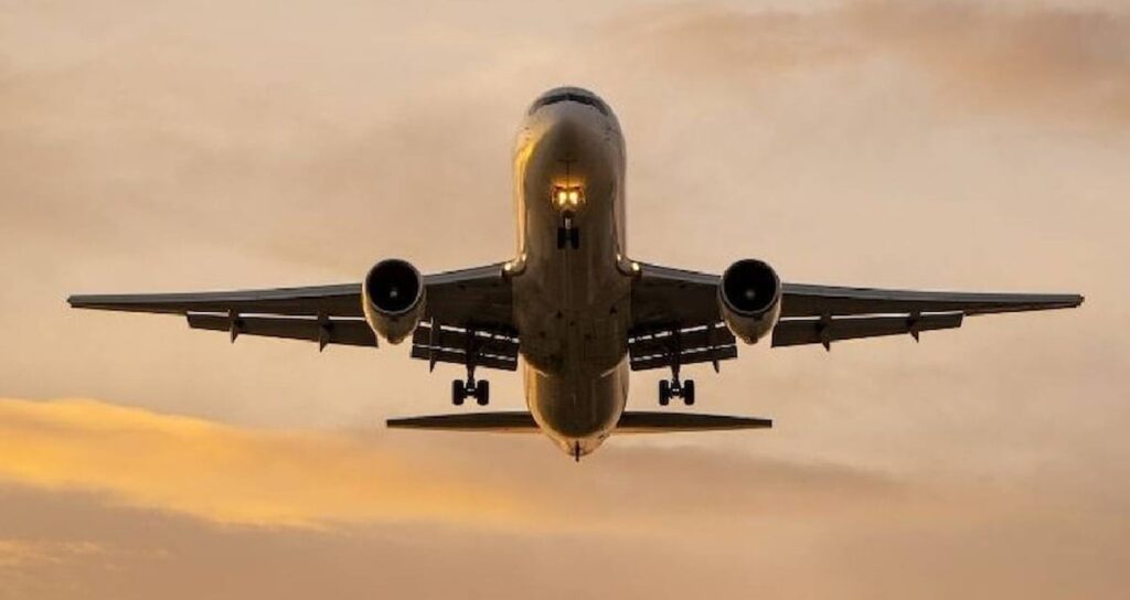 tahranda-mahsur-kalan-turk-ucagi-53-gun-sonra-donus-yolunda-XF9lQHdj