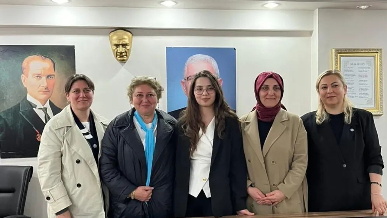 iyi-parti-fatsada-bir-ilk-kadin-kollari-baskanligina-av-zeynep-serdar-tikenoglu-atandi-vf6ElJkK